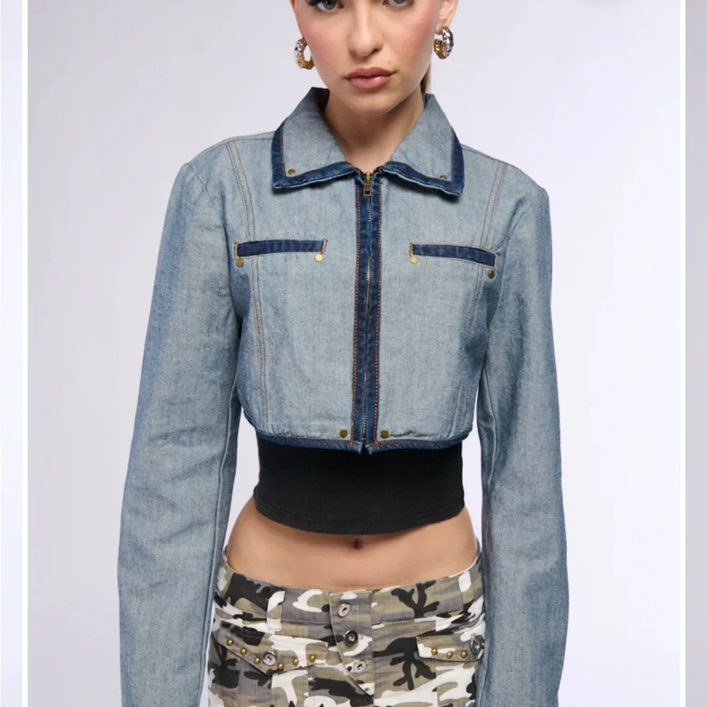 Cropped Light Denim Jacket with Dark Trim - Women's Jean Jacket - Picture 3 of 7